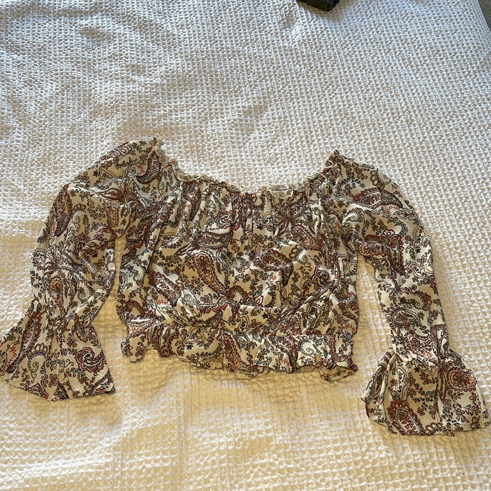 Off Shoulder Long Sleeve Cropped Blouse - Picture 3 of 7